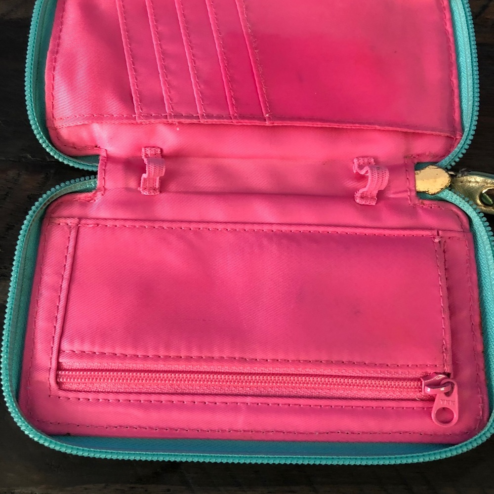 Lilly Pulitzer wristlet - Picture 4 of 5